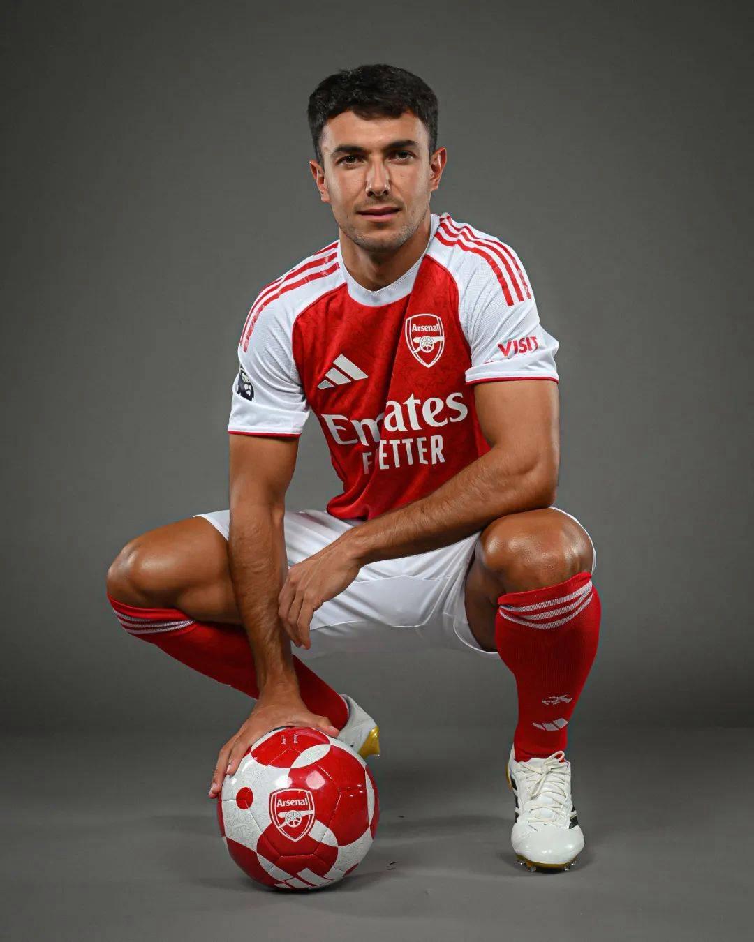 包含德甲赛程吃紧，阿森纳冲刺阶段内部沟通，信心回归，赛季目标并未改变的词条