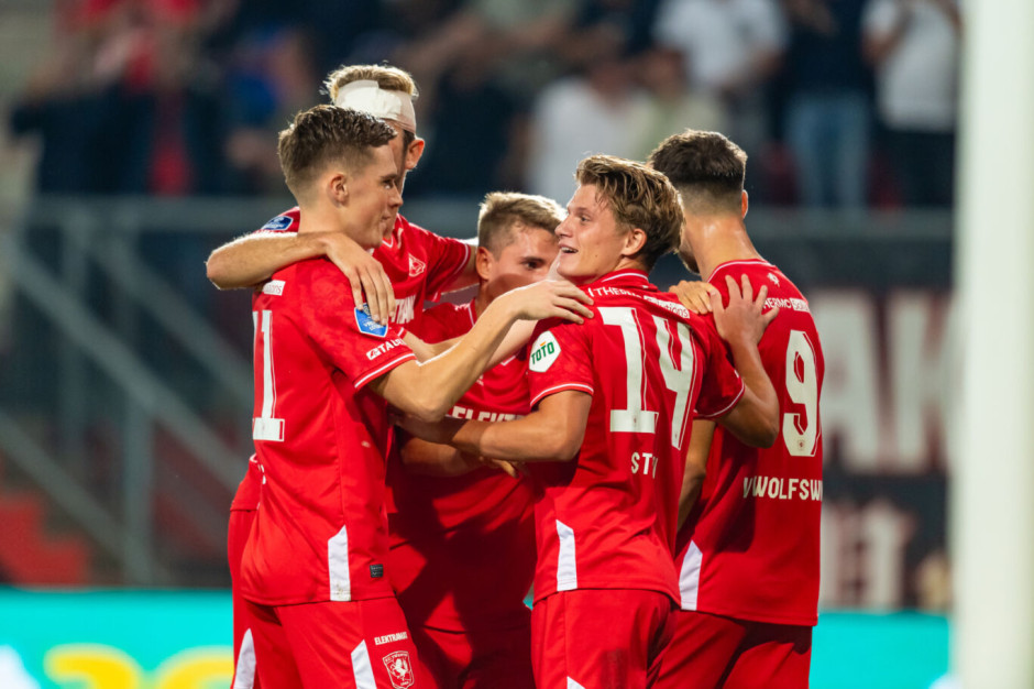 今夜埃因霍温备战荷甲，队长鼓劲细节曝光，信心回归，赛程密集仍需轮换(荷甲埃因霍温对海伦芬直播)-开云注册网址