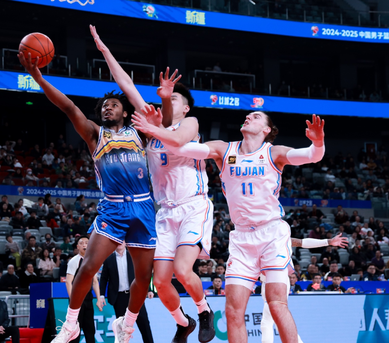 赛前新疆广汇备战CBA常规赛；伤情更新细节曝光；更衣室稳定；纪律约束更严格的简单介绍